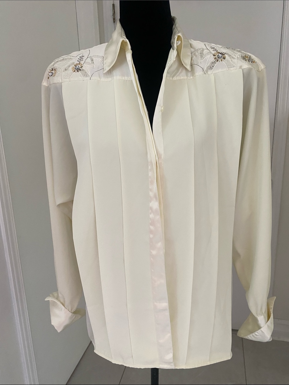 Jacob Dale Vintage Sheer Cream blouse Embroidered Yoke Button-Up Blouse Size 38
